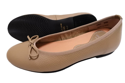 【arui_toe 1701 グレージュ】リボンモチーフ本革パンプス